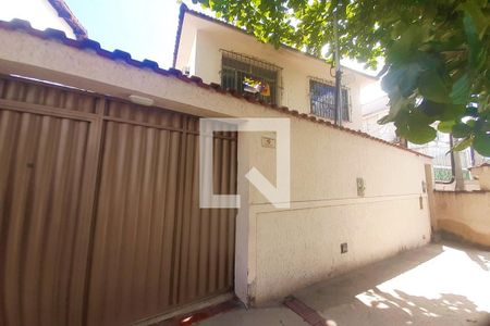 Casa para alugar com 214m², 2 quartos e sem vaga Casa para alugar com 214m², 2 quartos e sem vagaFachada