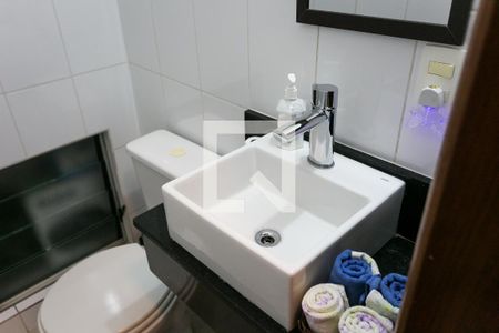 Casa à venda com 120m², 2 quartos e 2 vagasLavabo