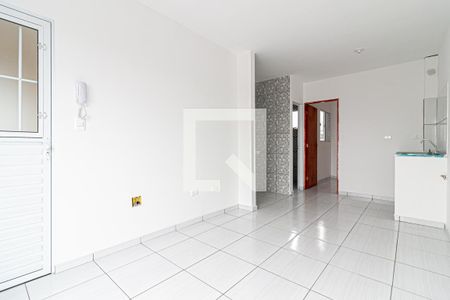 Sala de kitnet/studio para alugar com 1 quarto, 24m² em Vila Santa Teresa, São Paulo