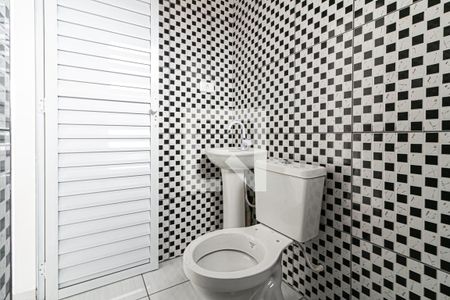 Banheiro de kitnet/studio para alugar com 1 quarto, 24m² em Vila Santa Teresa, São Paulo