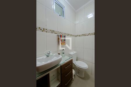 Casa à venda com 200m², 3 quartos e 3 vagas Casa à venda com 200m², 3 quartos e 3 vagasLavabo