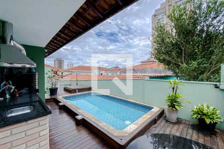 Casa à venda com 200m², 3 quartos e 3 vagas Casa à venda com 200m², 3 quartos e 3 vagasVaranda com piscina e churrasqueira