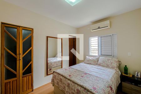 Casa à venda com 200m², 3 quartos e 3 vagas Casa à venda com 200m², 3 quartos e 3 vagasQuarto 3 - Suíte