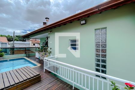 Casa à venda com 200m², 3 quartos e 3 vagas Casa à venda com 200m², 3 quartos e 3 vagasVaranda com piscina e churrasqueira