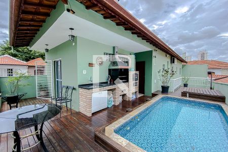 Casa à venda com 200m², 3 quartos e 3 vagas Casa à venda com 200m², 3 quartos e 3 vagasVaranda com piscina e churrasqueira