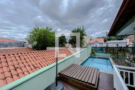 Casa à venda com 200m², 3 quartos e 3 vagas Casa à venda com 200m², 3 quartos e 3 vagasVaranda com piscina e churrasqueira