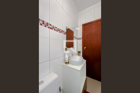 Casa à venda com 200m², 3 quartos e 3 vagas Casa à venda com 200m², 3 quartos e 3 vagasBanheiro da Varanda