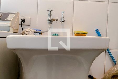 Casa à venda com 200m², 3 quartos e 3 vagas Casa à venda com 200m², 3 quartos e 3 vagasLavanderia