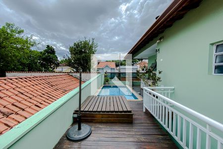 Casa à venda com 200m², 3 quartos e 3 vagas Casa à venda com 200m², 3 quartos e 3 vagasVaranda com piscina e churrasqueira
