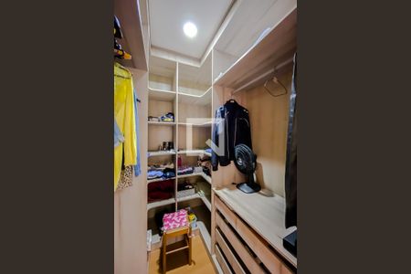 Casa à venda com 200m², 3 quartos e 3 vagas Casa à venda com 200m², 3 quartos e 3 vagasQuarto 3 - Closet
