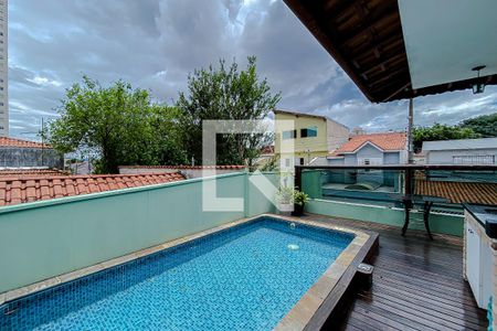 Casa à venda com 200m², 3 quartos e 3 vagas Casa à venda com 200m², 3 quartos e 3 vagasVaranda com piscina e churrasqueira