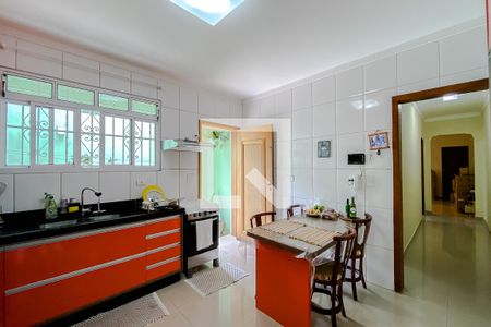 Casa à venda com 200m², 3 quartos e 3 vagas Casa à venda com 200m², 3 quartos e 3 vagasCozinha