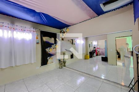 Casa à venda com 200m², 3 quartos e 3 vagas Casa à venda com 200m², 3 quartos e 3 vagasSala 3
