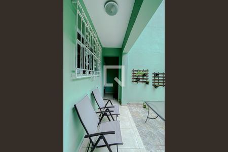 Casa à venda com 200m², 3 quartos e 3 vagas Casa à venda com 200m², 3 quartos e 3 vagasQuintal