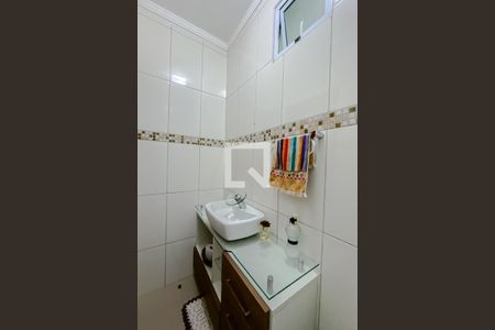 Casa à venda com 200m², 3 quartos e 3 vagas Casa à venda com 200m², 3 quartos e 3 vagasLavabo