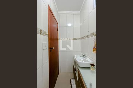 Casa à venda com 200m², 3 quartos e 3 vagas Casa à venda com 200m², 3 quartos e 3 vagasLavabo