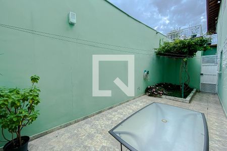 Casa à venda com 200m², 3 quartos e 3 vagas Casa à venda com 200m², 3 quartos e 3 vagasQuintal