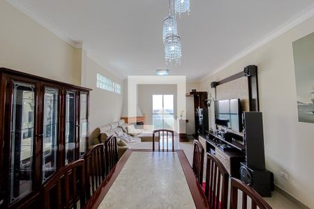 Casa à venda com 200m², 3 quartos e 3 vagas Casa à venda com 200m², 3 quartos e 3 vagasSala de TV