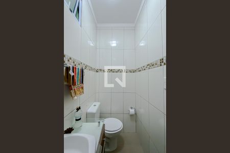 Casa à venda com 200m², 3 quartos e 3 vagas Casa à venda com 200m², 3 quartos e 3 vagasLavabo