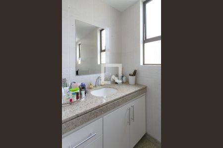 Apartamento à venda com 180m², 4 quartos e 3 vagasBanheiro da Suíte