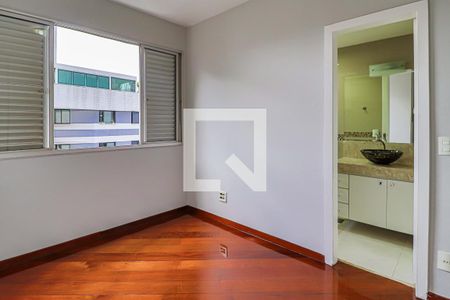 Apartamento para alugar com 174m², 4 quartos e 3 vagasCloset do Quarto 4 Suíte
