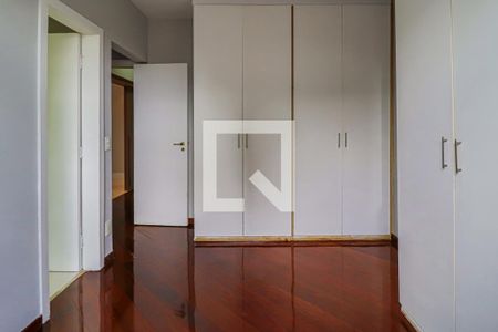 Apartamento para alugar com 174m², 4 quartos e 3 vagasCloset do Quarto 4 Suíte