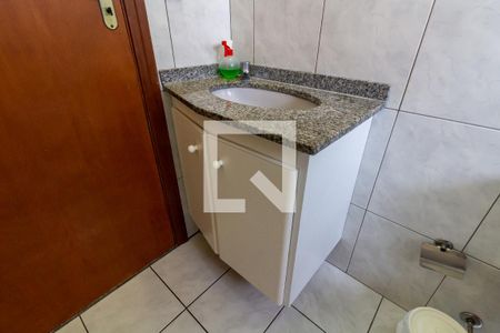 Apartamento para alugar com 76m², 2 quartos e 1 vaga Apartamento para alugar com 76m², 2 quartos e 1 vagaDetalhe do banheiro social