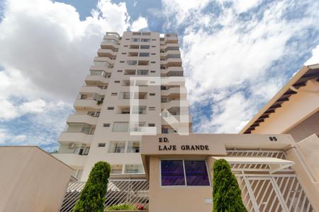Apartamento para alugar com 115m², 3 quartos e 1 vaga Apartamento para alugar com 115m², 3 quartos e 1 vagaFachada