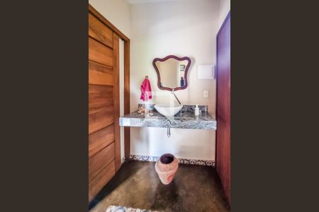 Casa à venda com 435m², 5 quartos e 5 vagasBanheiro