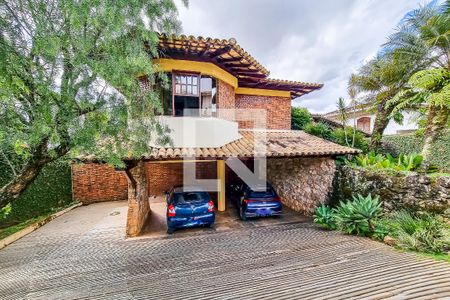 Casa à venda com 435m², 5 quartos e 5 vagasGaragem