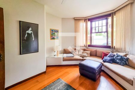 Casa à venda com 435m², 5 quartos e 5 vagasSala 2