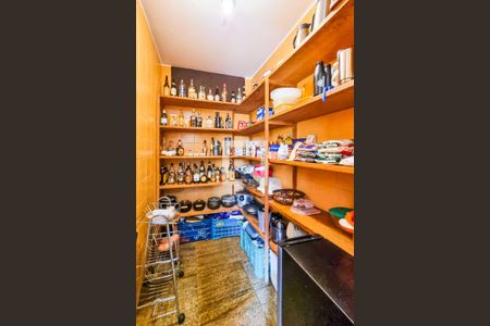 Casa à venda com 435m², 5 quartos e 5 vagasDespensa