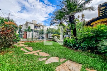 Casa à venda com 435m², 5 quartos e 5 vagasEntrada