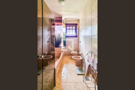 Casa à venda com 435m², 5 quartos e 5 vagasBanheiro da Suíte