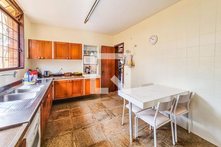 Casa à venda com 435m², 5 quartos e 5 vagasCozinha