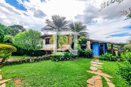 Casa à venda com 435m², 5 quartos e 5 vagasEntrada