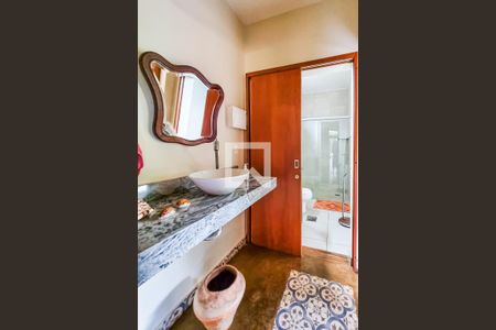 Casa à venda com 435m², 5 quartos e 5 vagasBanheiro