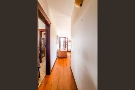 Casa à venda com 435m², 5 quartos e 5 vagasSuíte