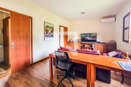 Casa à venda com 435m², 5 quartos e 5 vagasSala 3