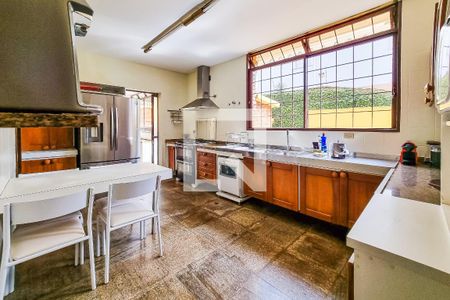 Casa à venda com 435m², 5 quartos e 5 vagasCozinha