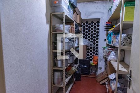 Casa para alugar com 525m², 7 quartos e 3 vagas Casa para alugar com 525m², 7 quartos e 3 vagasDespensa inferior