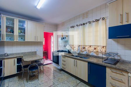 Casa à venda com 220m², 3 quartos e 5 vagas Casa à venda com 220m², 3 quartos e 5 vagasCozinha