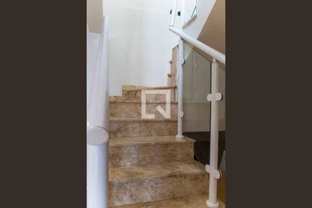 Apartamento à venda com 146m², 2 quartos e 2 vagasEscada