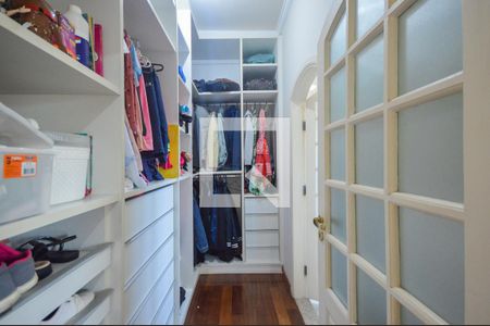 Casa à venda com 400m², 4 quartos e 9 vagas Casa à venda com 400m², 4 quartos e 9 vagasCloset da suíte 1