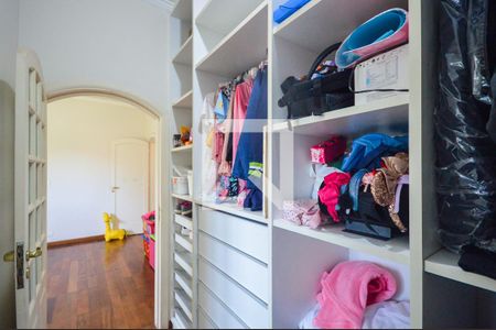 Casa à venda com 400m², 4 quartos e 9 vagas Casa à venda com 400m², 4 quartos e 9 vagasCloset da Suíte 1