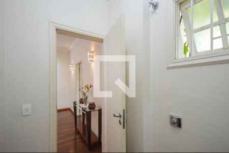 Casa à venda com 400m², 4 quartos e 9 vagas Casa à venda com 400m², 4 quartos e 9 vagasLavabo