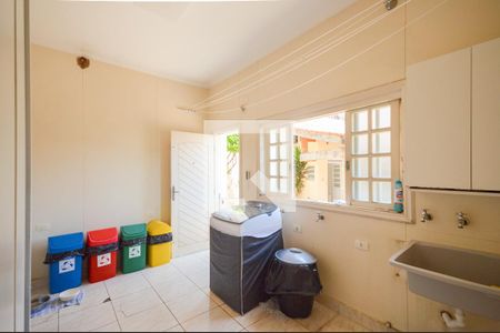 Casa à venda com 400m², 4 quartos e 9 vagas Casa à venda com 400m², 4 quartos e 9 vagasÁrea de Serviço