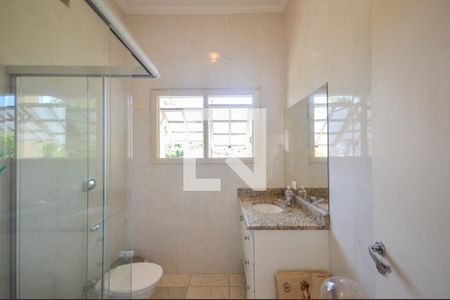 Casa à venda com 400m², 4 quartos e 9 vagas Casa à venda com 400m², 4 quartos e 9 vagasBanheiro de Serviço