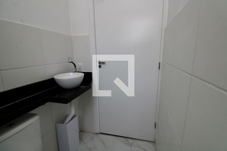 Banheiro de apartamento para alugar com 2 quartos, 43m² em Vargem Pequena, Rio de Janeiro