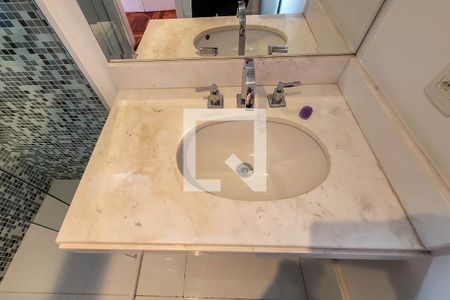 Apartamento à venda com 180m², 2 quartos e 3 vagas Apartamento à venda com 180m², 2 quartos e 3 vagasBanheiro Suíte 2